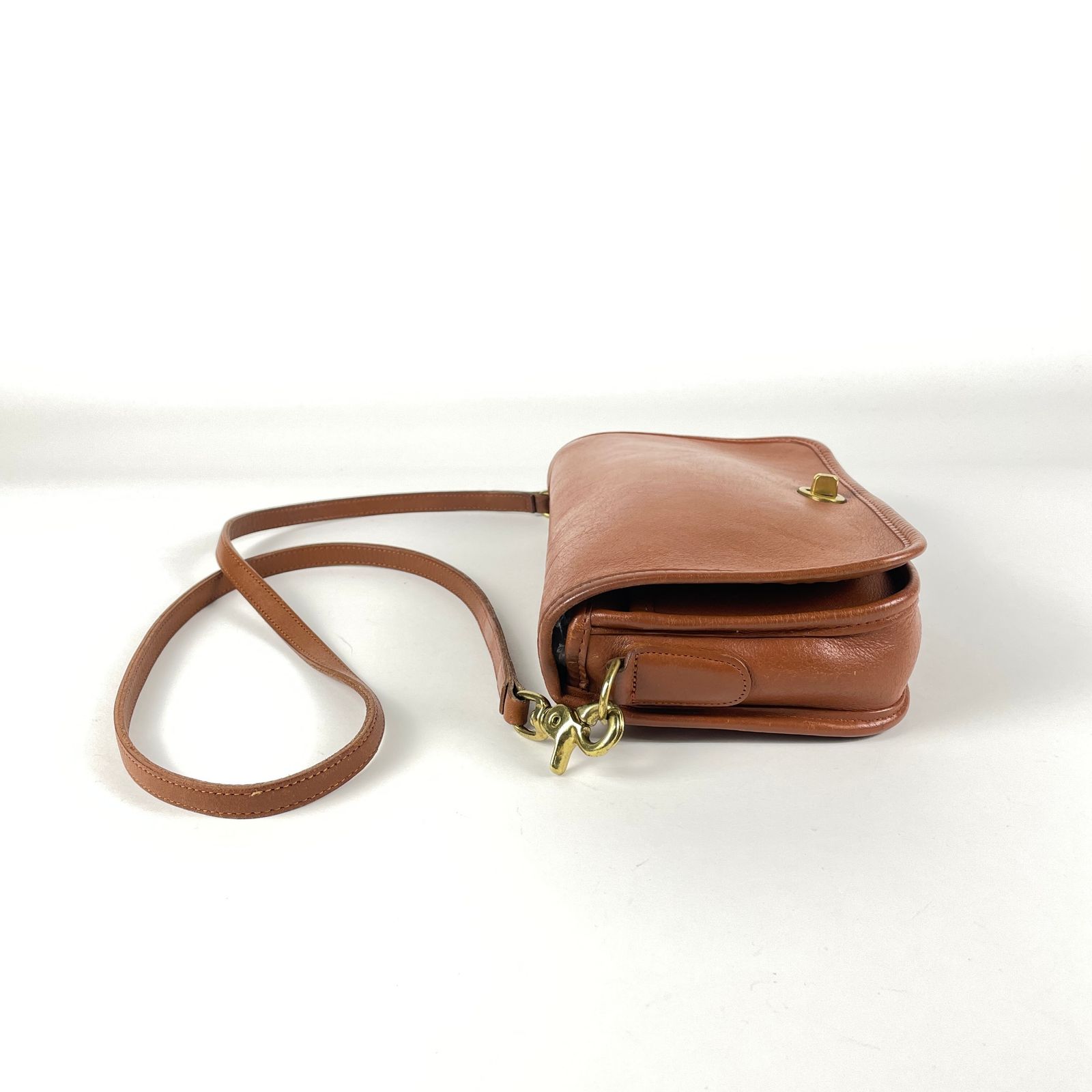 OLD COACH オールドコーチ 0854 ターンロック レザーショルダーバッグ 
