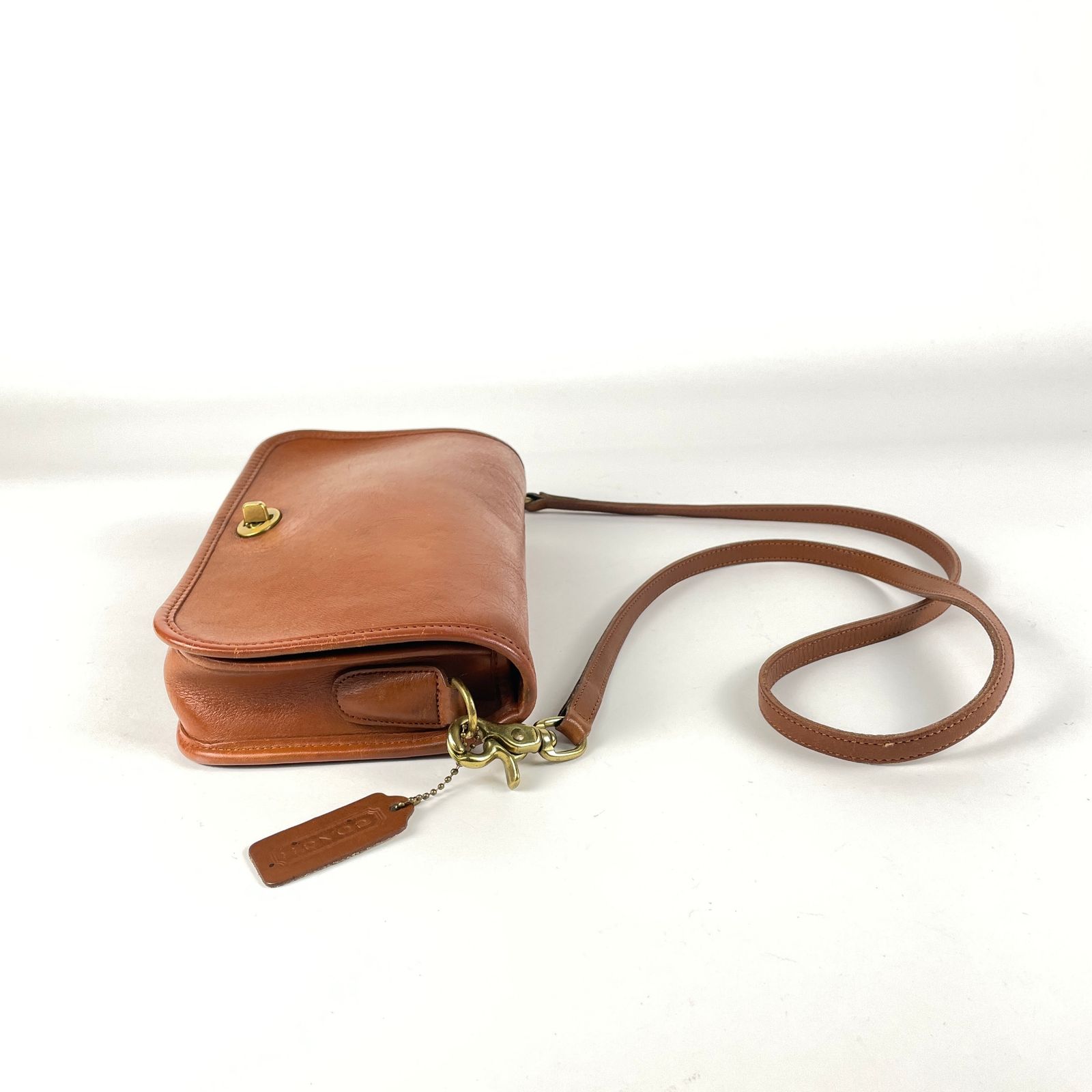OLD COACH オールドコーチ 0854 ターンロック レザーショルダーバッグ 