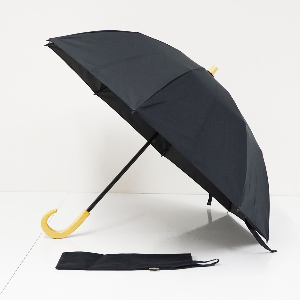 サンバリア100 完全遮光折日傘 USED美品 2段折 無地 ブラック 黒