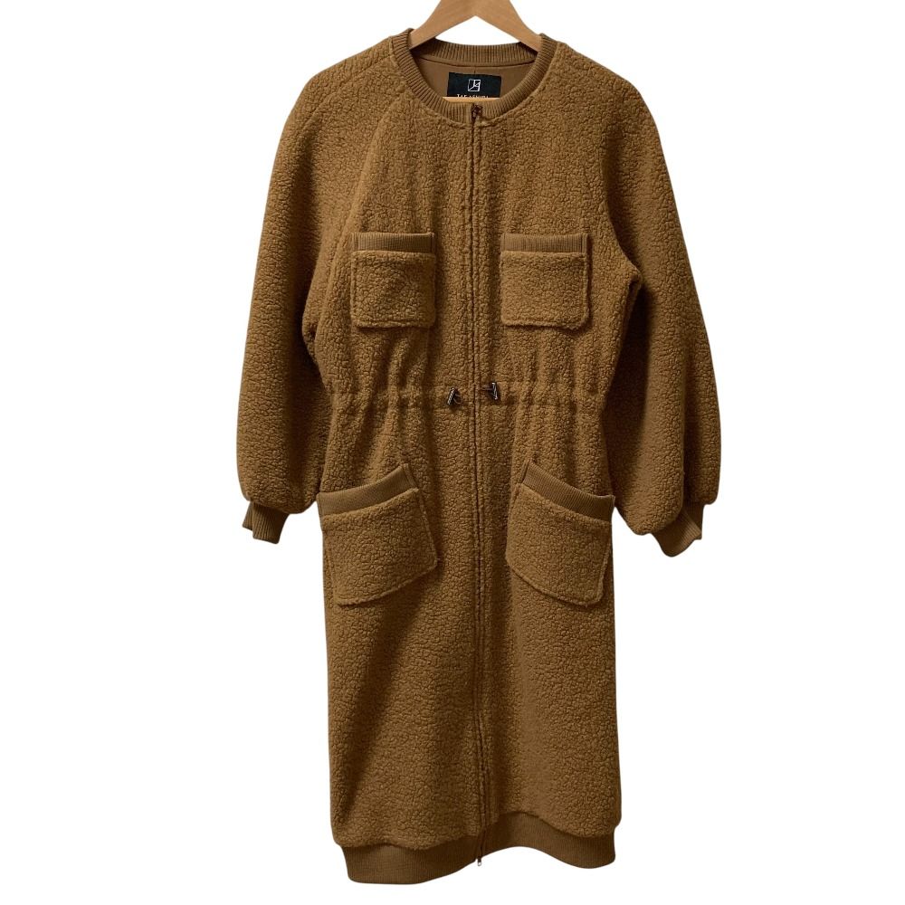 タエアシダ2021コレクションボアコート - TAE ASHIDA ルック「タエ