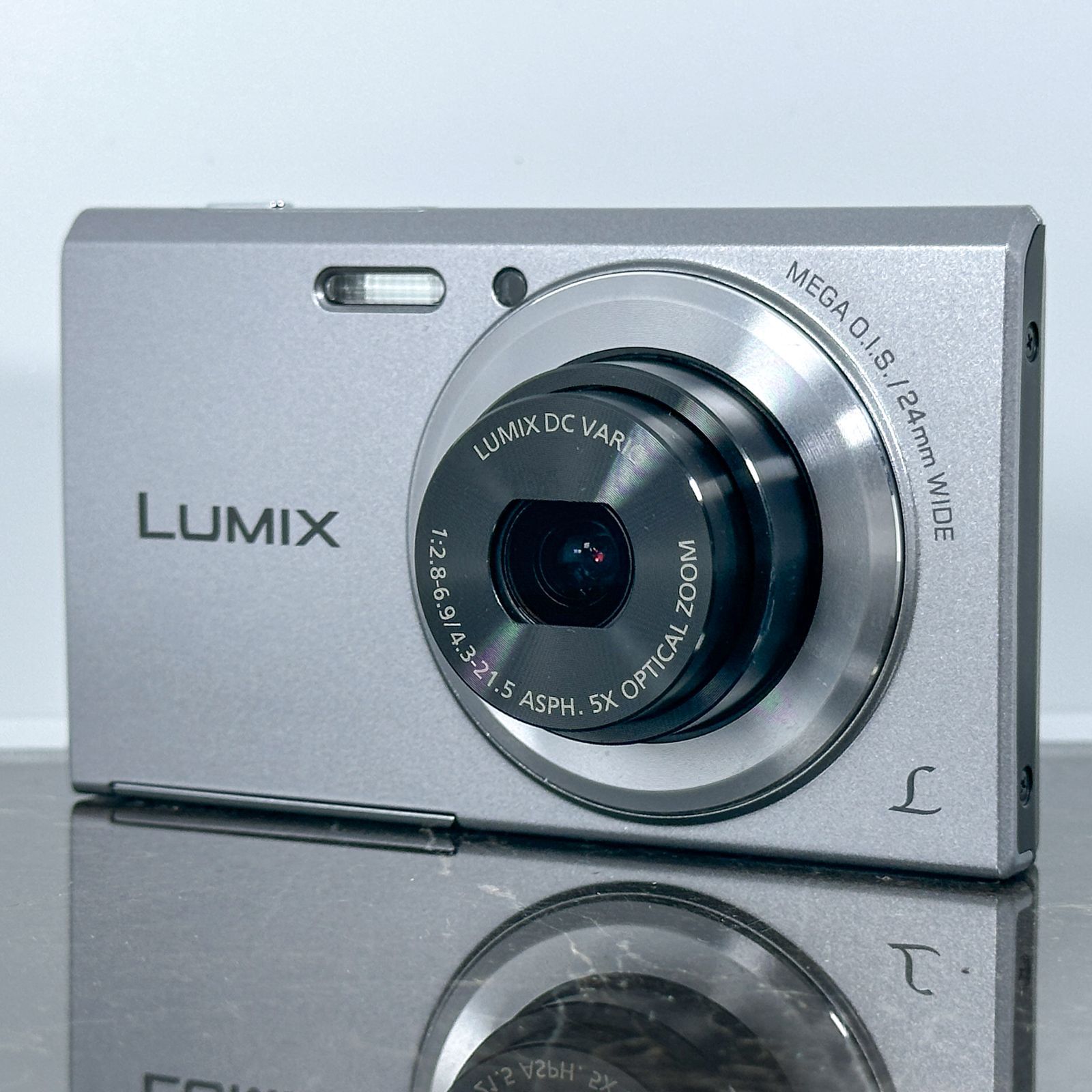 カメラ Panasonic DMC-FH10 コンパクトデジタルカメラ
