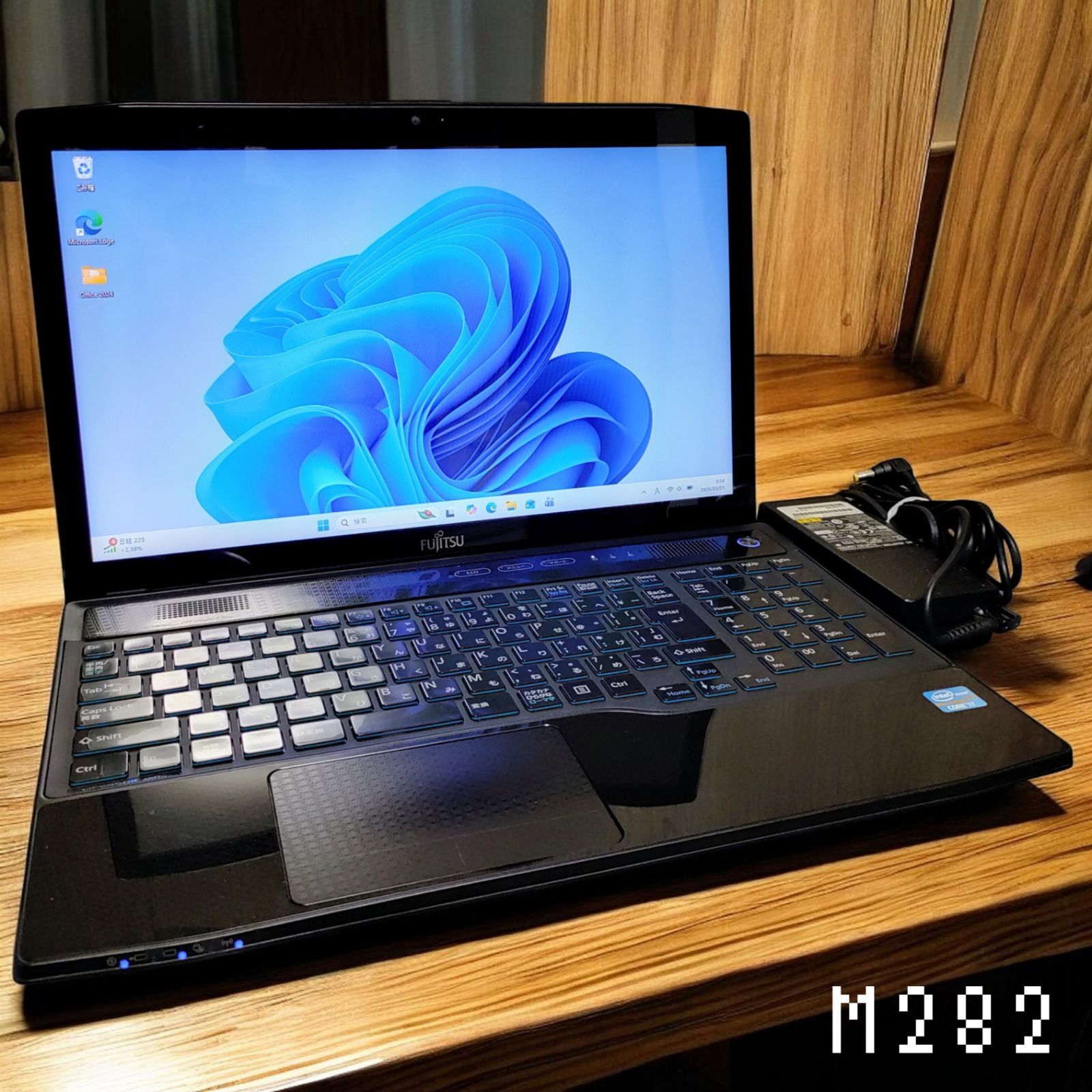 FUJITSU LIFEBOOK Corei7 メモリ8GB SSD256GB バッテリー良好