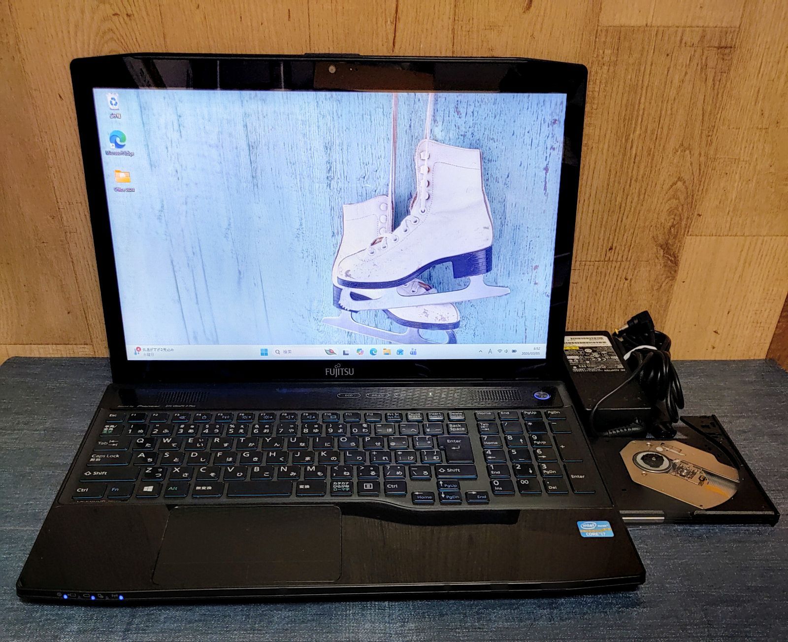 FUJITSU LIFEBOOK Corei7 メモリ8GB SSD256GB バッテリー良好