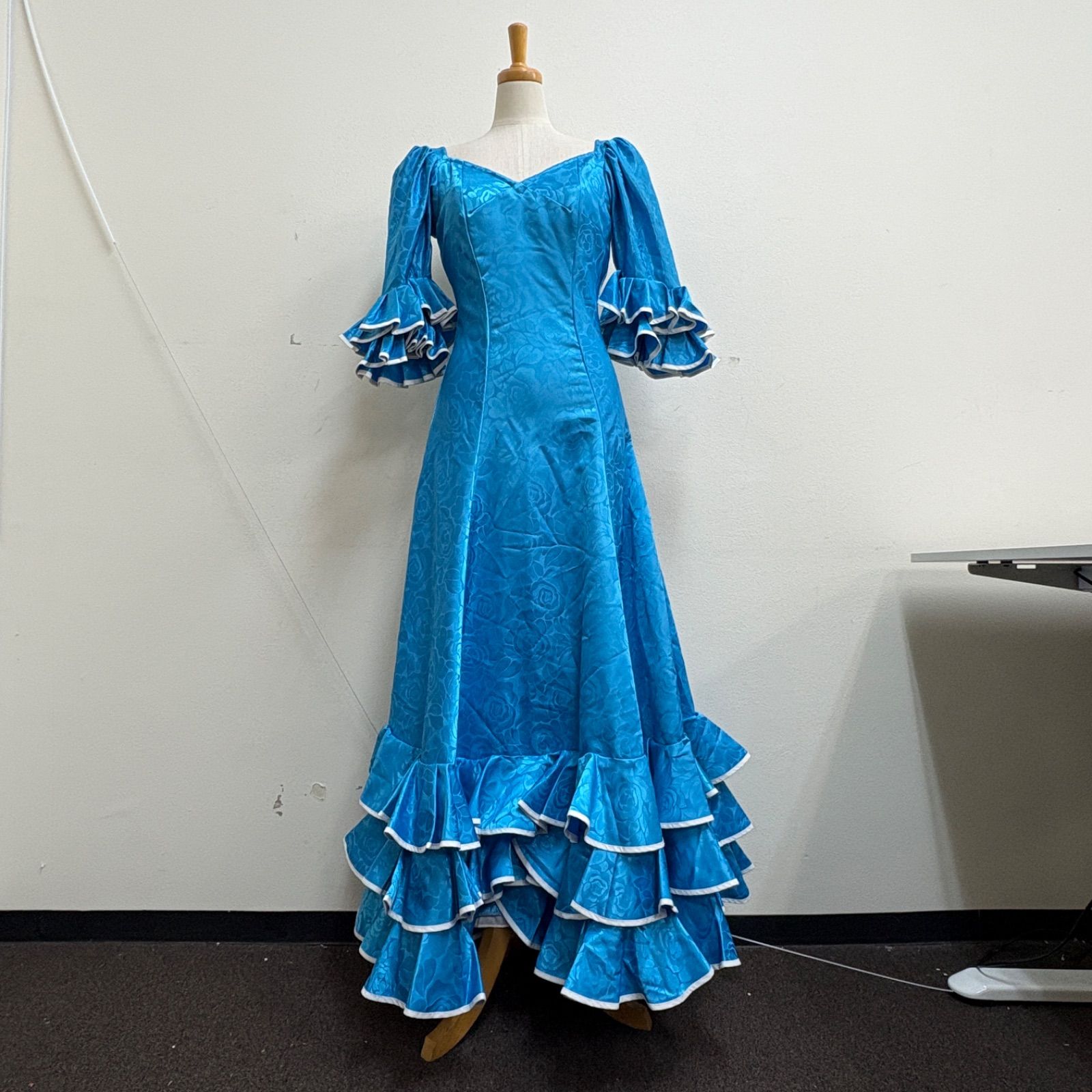 フラメンコ衣装 ドレス ワンピース 水色 3段フリル シンプル - メルカリ