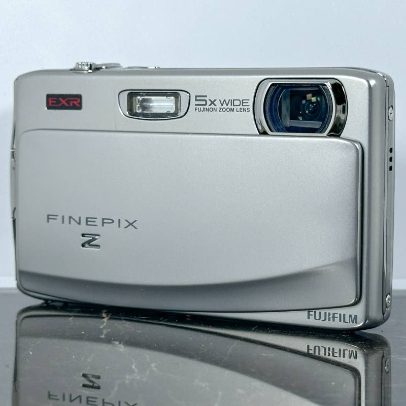 美品】FUJIFILM FinePix Z900EXR シルバー コンデジ デジカメ 1600万
