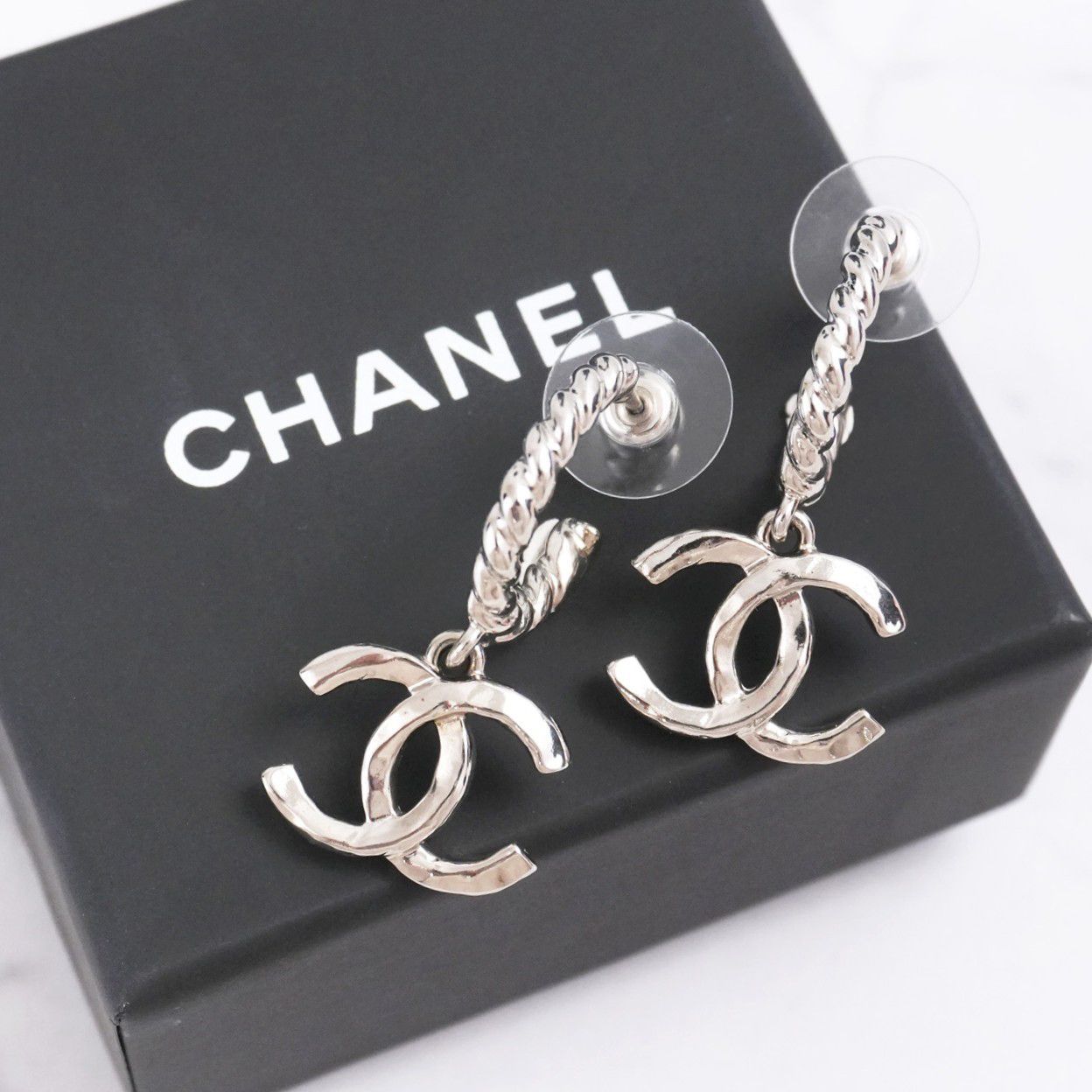 新品 未使用】CHANEL ココマーク フープ ピアス シルバー - メルカリ