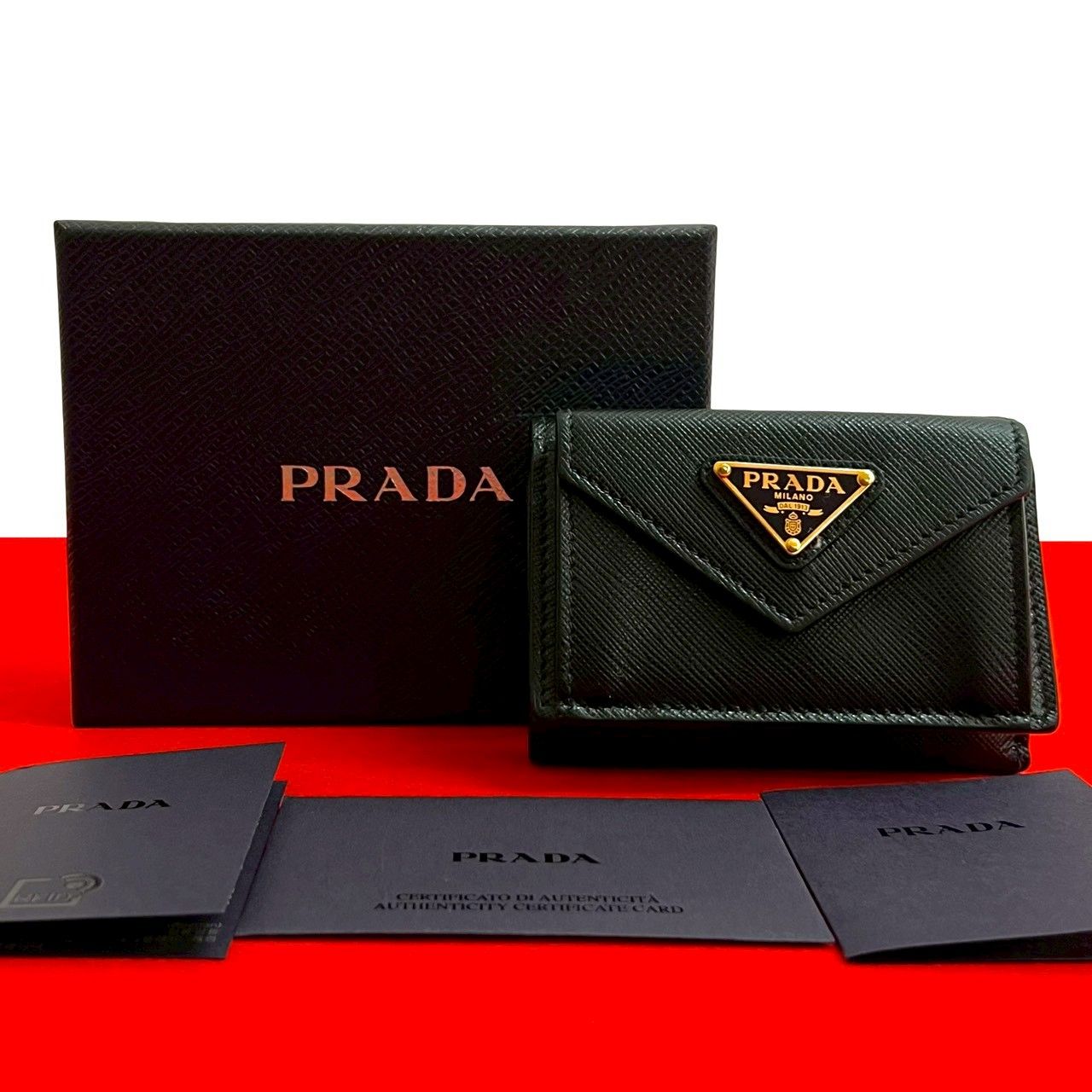 ほぼ未使用 保存箱付き PRADA プラダ 三角ロゴ 金具 サフィアーノ 