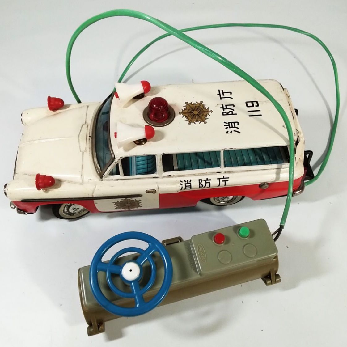 昭和レトロ・超希少】 ブリキ TIN TOY 救急車 ビーシーバンダイBANDAI