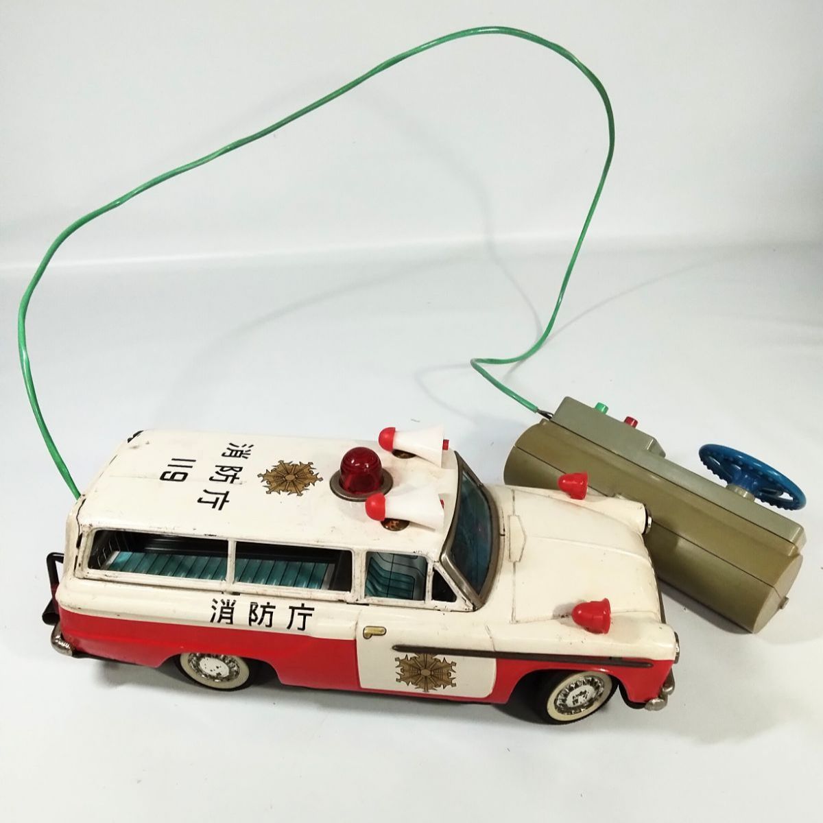 昭和レトロ・超希少】 ブリキ TIN TOY 救急車 ビーシーバンダイBANDAI