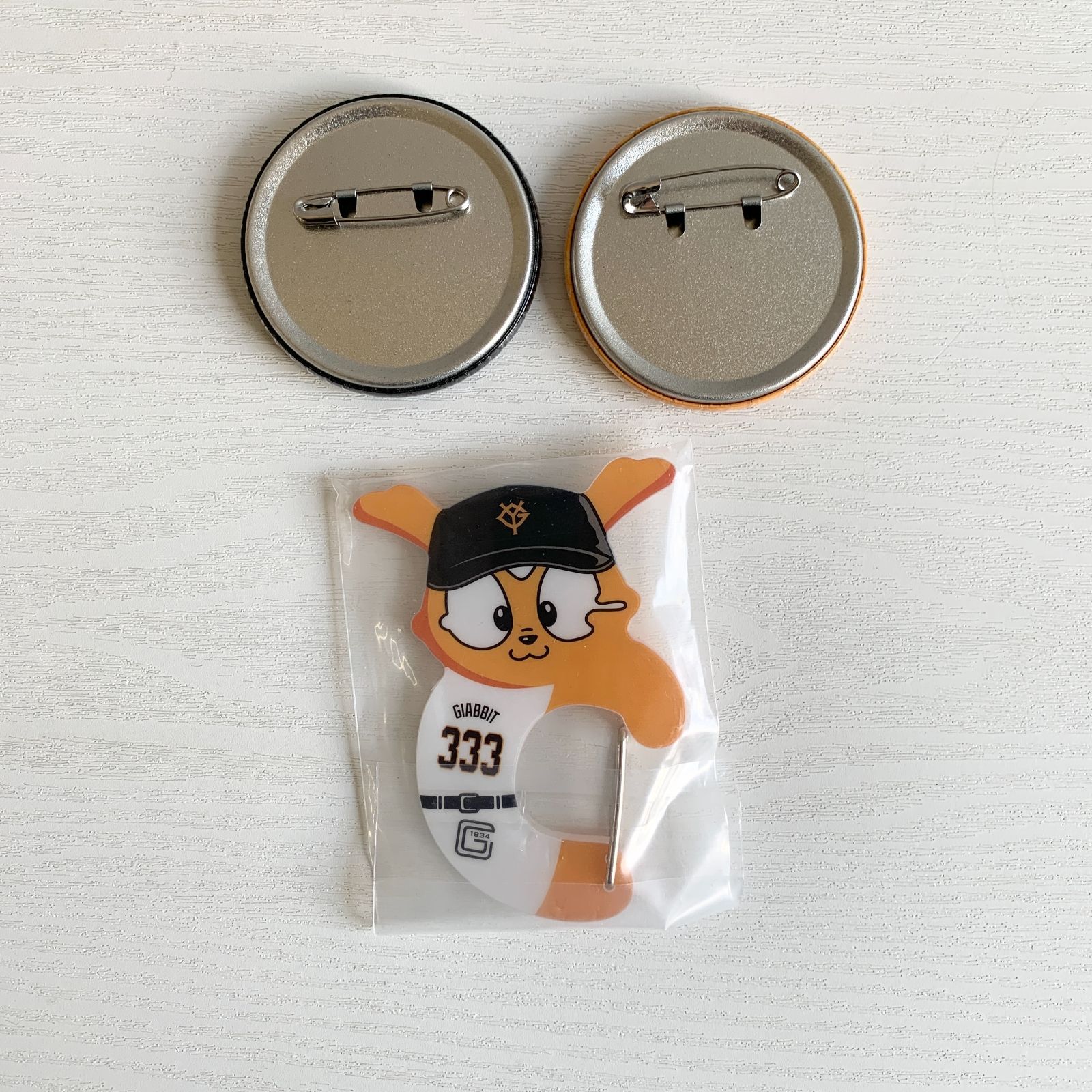 ジャイアンツ エニマイくじ 吉川尚輝 缶バッジ ナオキツネ 缶バッジ