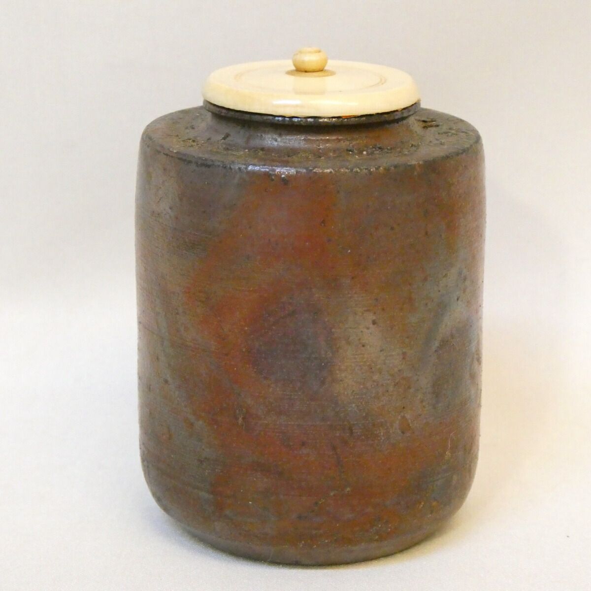 仕覆二つ】初代 市野信水作 丹波 焼締 肩衝茶入 藤種緞子 和久田金襴