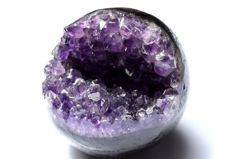 1点物】笑口ジオード アメジスト 63mm 丸玉(台座付き) スフィア