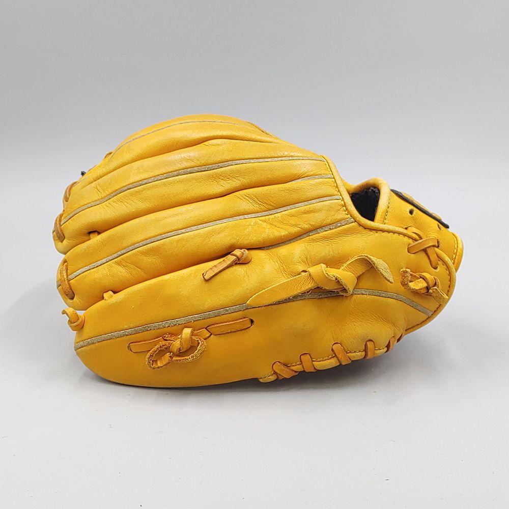 クリーニング済み 】 ハイゴールド 軟式グローブ / 内野手用 型付け