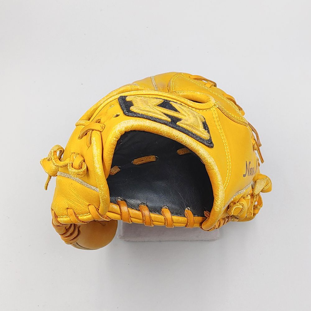 クリーニング済み 】 ハイゴールド 軟式グローブ / 内野手用 型付け