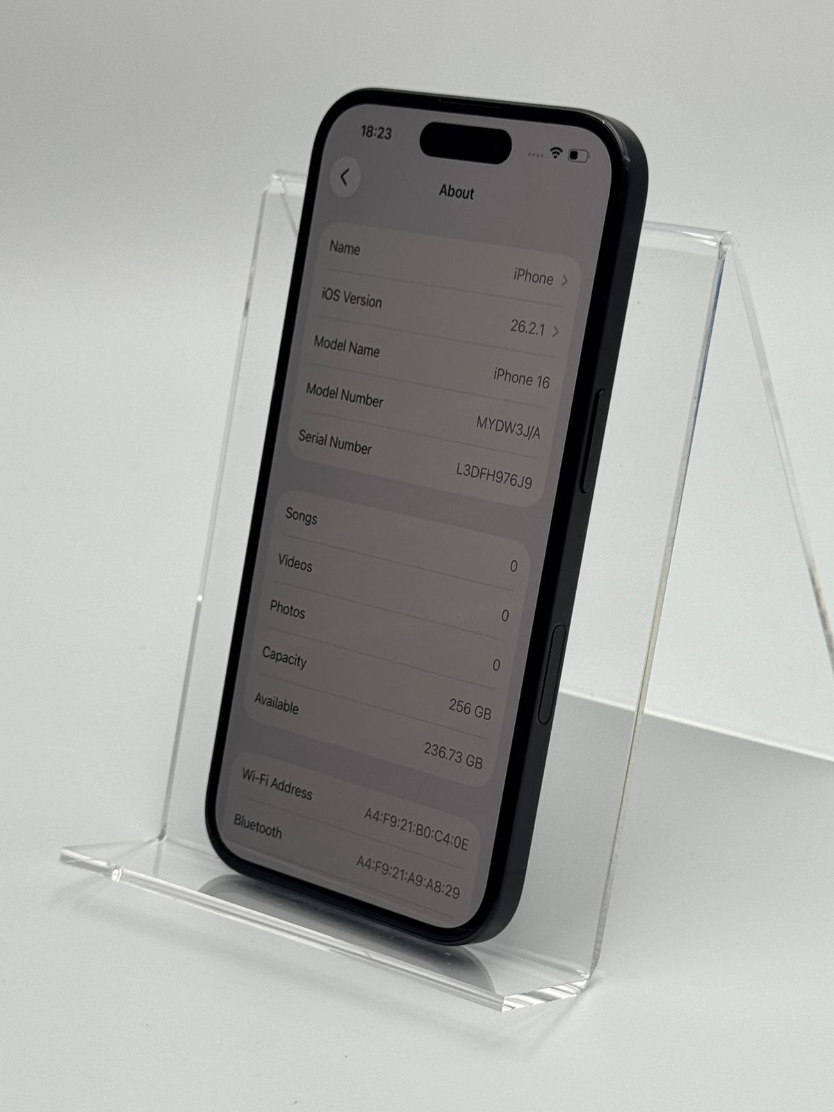 iPhone16 ブラック バッテリー100% iPhone16 256GB バッテリー100% ブラック SIMフリー｜Yahoo!フリマ（旧
