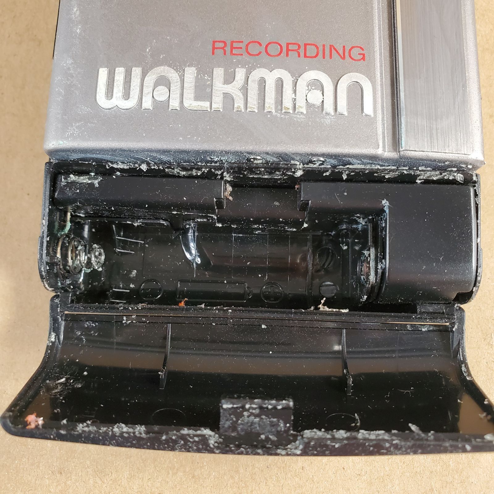 ジャンク】SONY WALKMAN ウォークマン WM-F404 ソニー - メルカリ