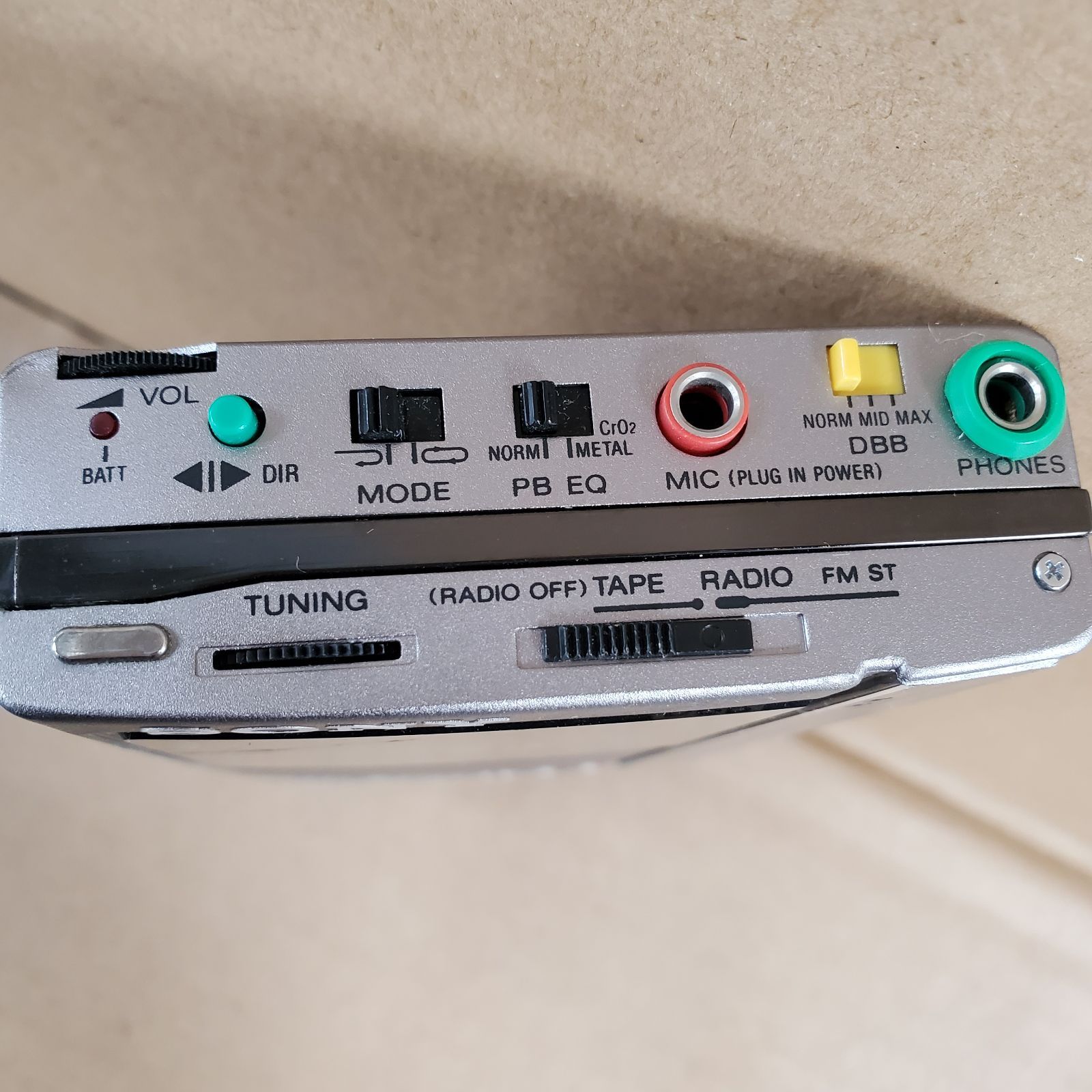 ジャンク】SONY WALKMAN ウォークマン WM-F404 ソニー - メルカリ