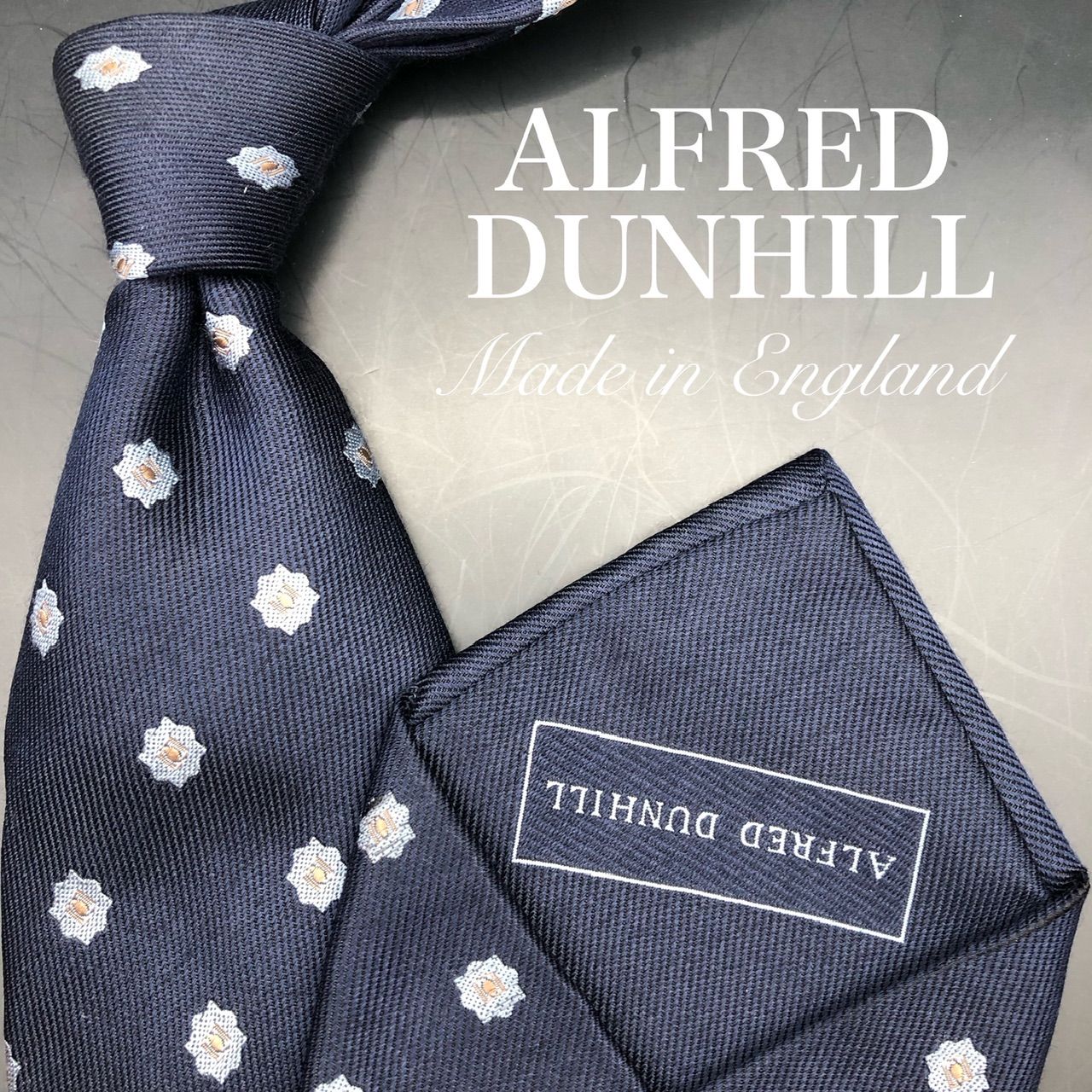 【新品、未使用】 ALFRED DUNHILL LONDON ネクタイ dunhill（ダンヒル） 新品同様 英国製 シルク ネクタイ シルバーブルー