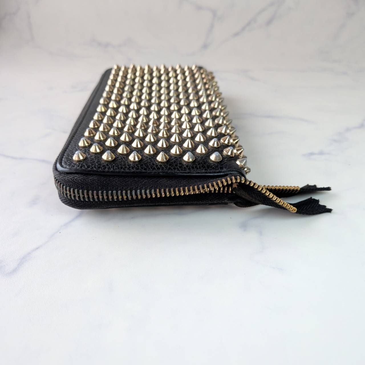 クリスチャンルブタン 長財布 黒 スタッズ SPIKES LOUBOUTIN本物