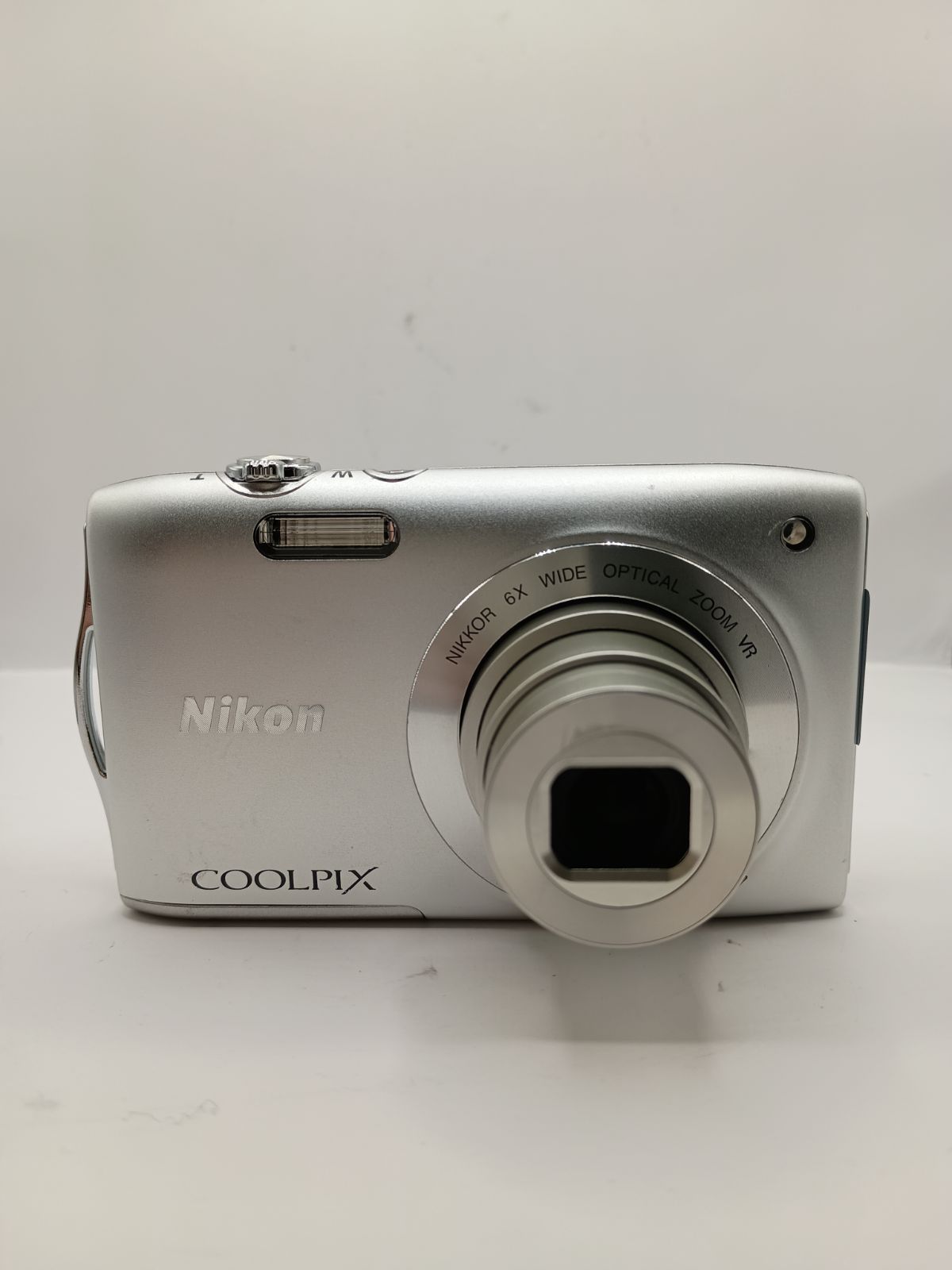 4076 【動作確認済】Nikon COOLPIX S3300 シルバー コンパクトデジタル
