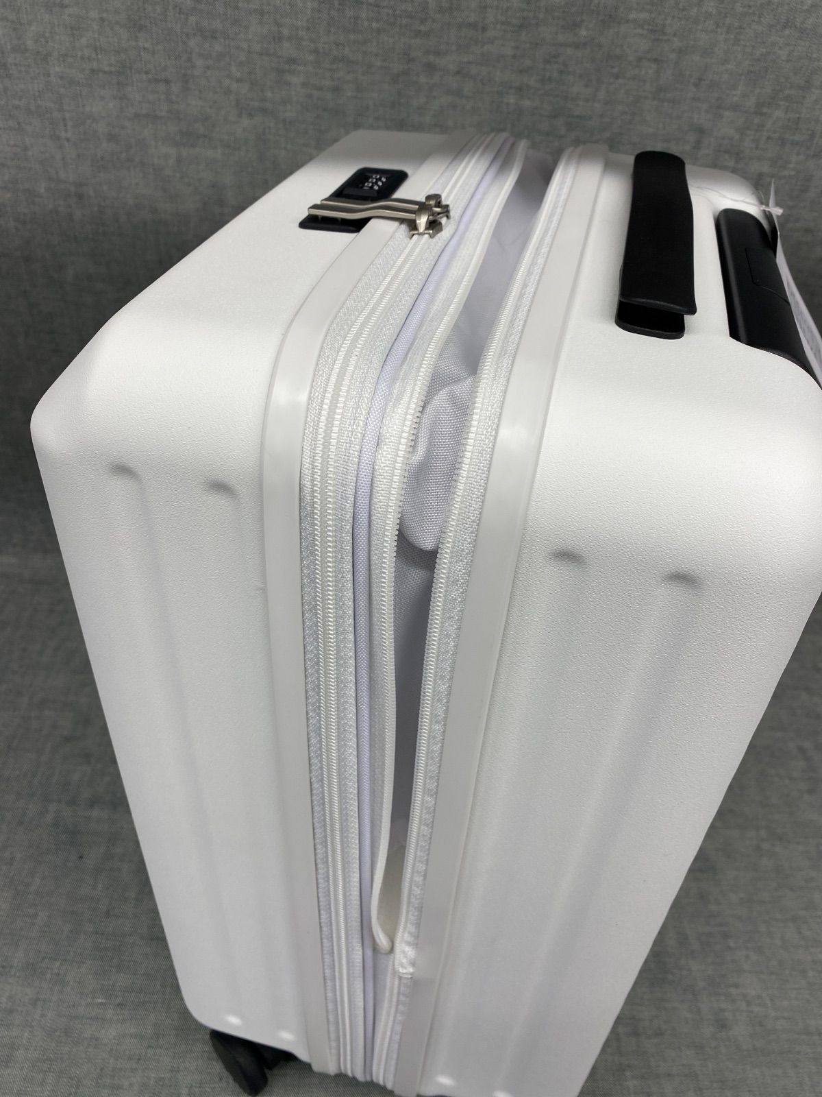 エース イグザクト 機内持込みサイズ スーツケース （拡張機能付き