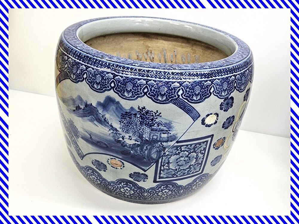 有田焼 伊万里 上瀧製 陰刻染付 中型火鉢 約38×30cm 山水画 菊絵 青花