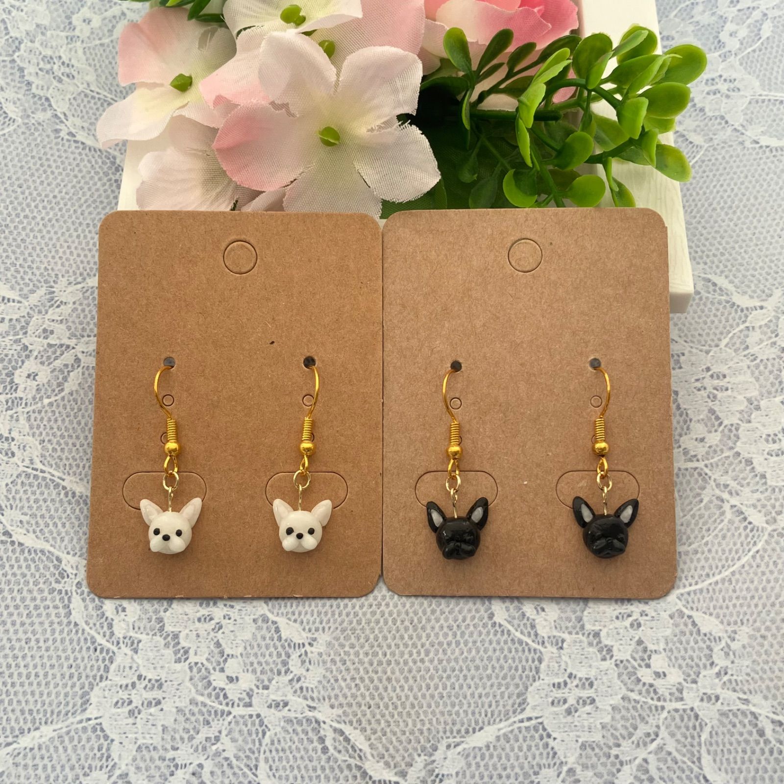 フレブルちゃん꒰ ՞•ﻌ•՞ ꒱ハンドメイドピアス - メルカリ