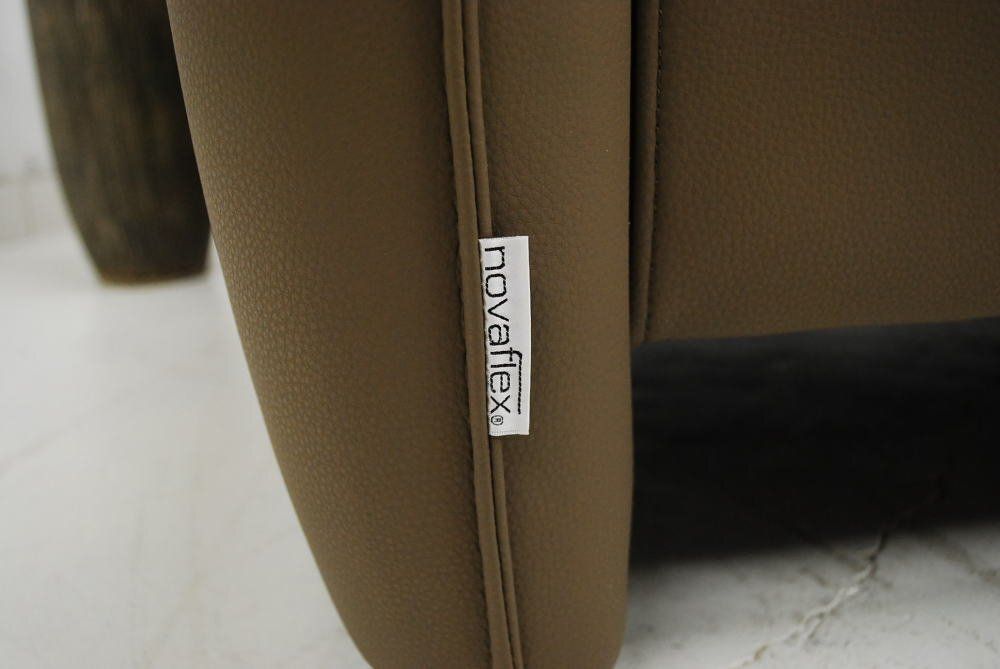 お掃除ロボット 上質な空間を演出