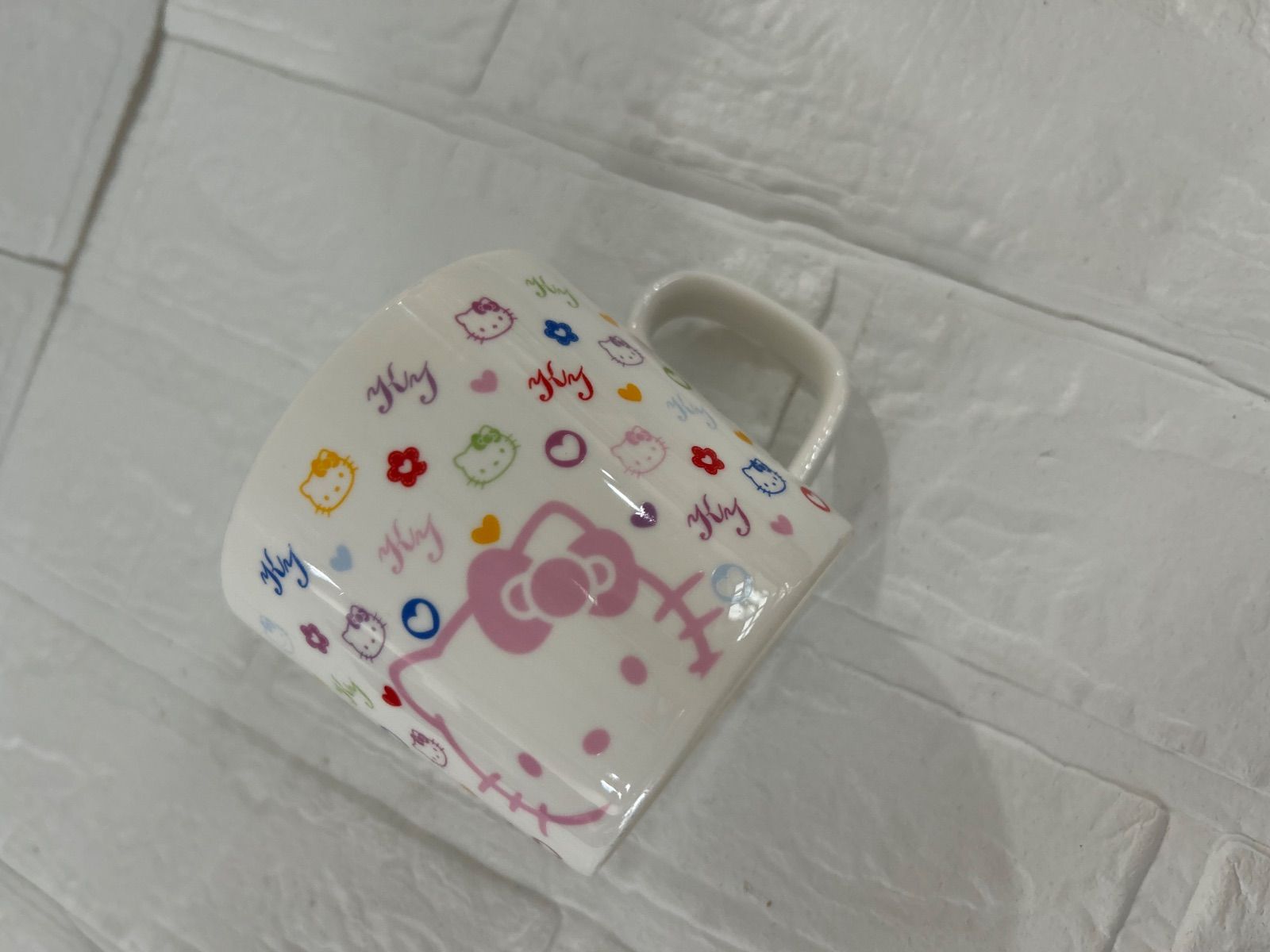 ハローキティ マグカップ 陶器製 2010年 超レア カラフル 大人気 廃盤品