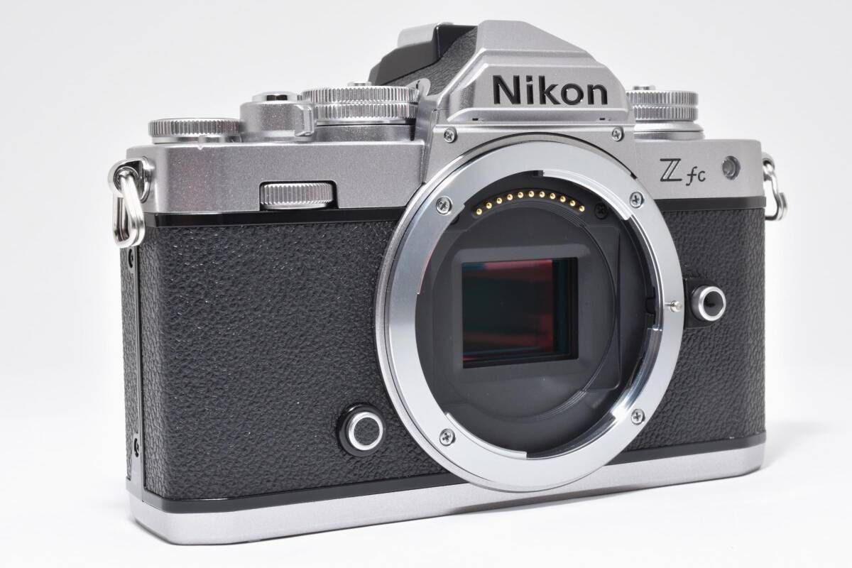 ☆極上品☆《ショット数4,026回 》Nikon ニコン Z fc ボディ シルバー