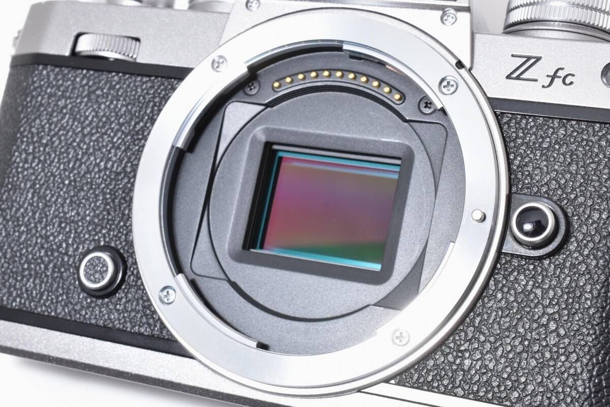 ☆極上品☆《ショット数4,026回 》Nikon ニコン Z fc ボディ シルバー