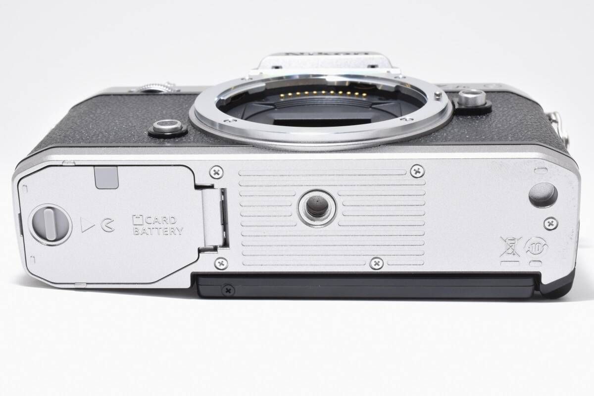 ☆極上品☆《ショット数4,026回 》Nikon ニコン Z fc ボディ シルバー