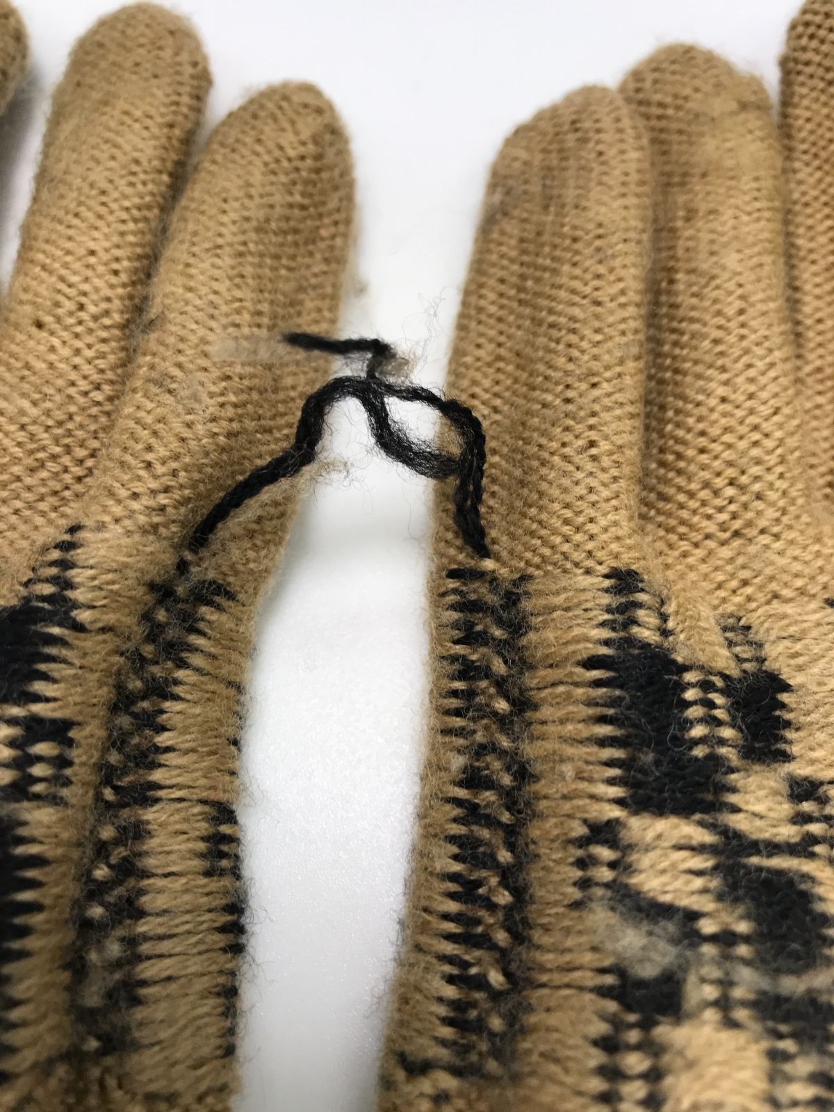 Fendi フェンディ 手袋 ズッカ 表記サイズ42 1063 - メルカリ