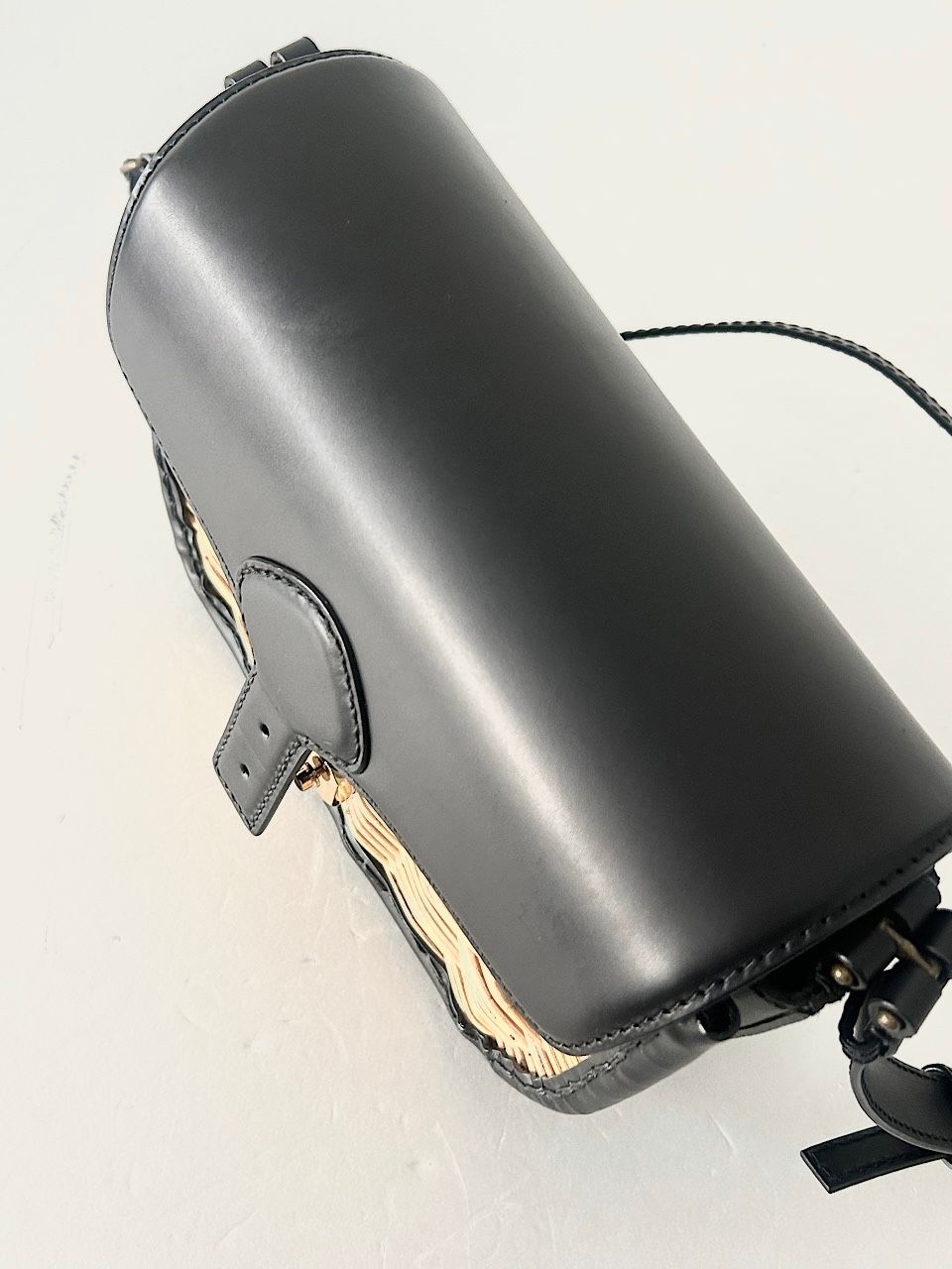 美品】ebagos エバゴス カーフ・ショルダーバッグ（ラウンドショルダー