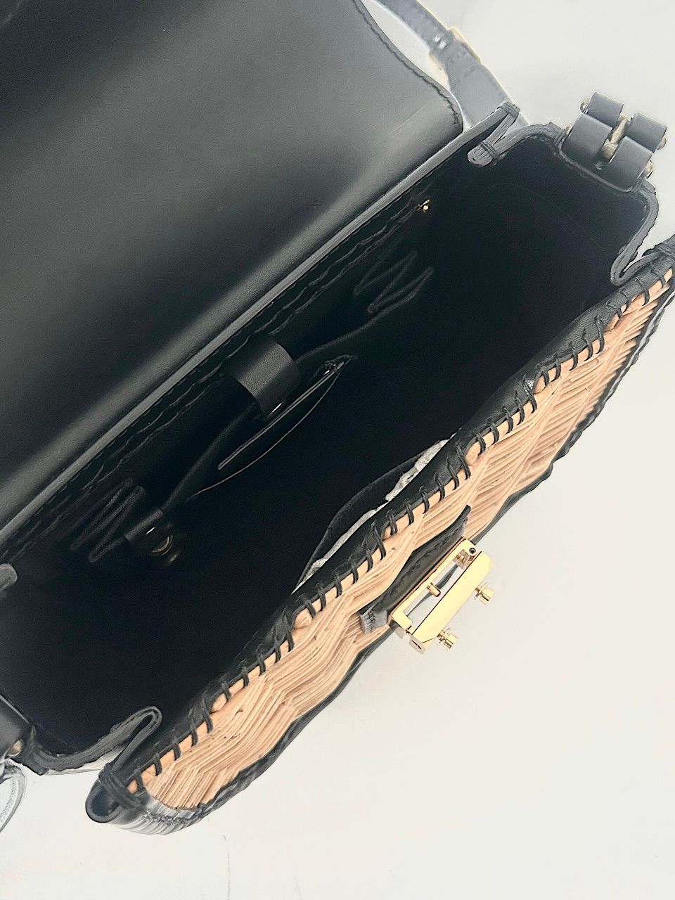 美品】ebagos エバゴス カーフ・ショルダーバッグ（ラウンドショルダー