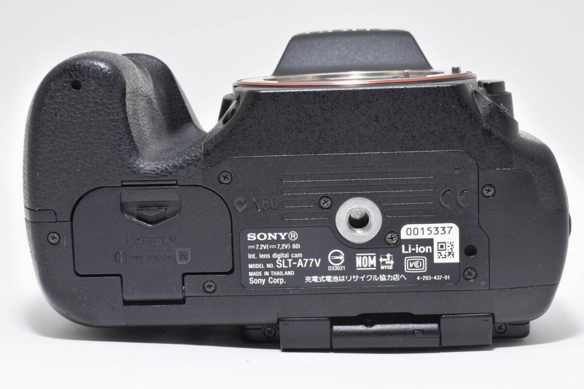 ☆《ショット数17,853回 》ソニー SONY α77 ボディ SLT-A77V☆ YM9675