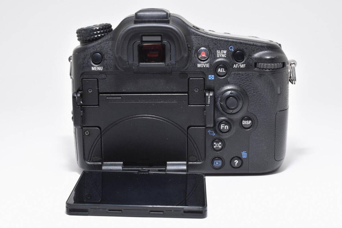 ☆《ショット数17,853回 》ソニー SONY α77 ボディ SLT-A77V☆ YM9675