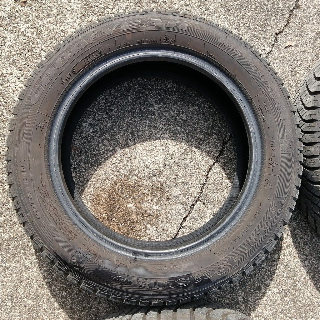 オールシーズンタイヤ 4本セット GOODYEAR Vector 4Seasons Hybrid 155