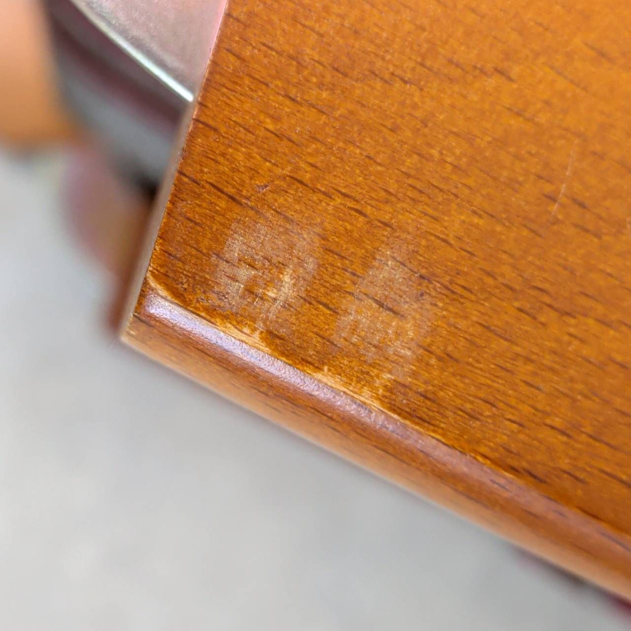 座椅子 赤 緑 2客セット - メルカリ