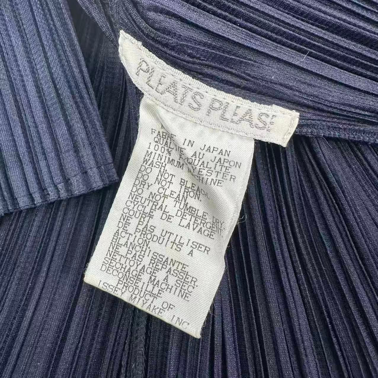 新品同様 ISSEY MIYAKE イッセイミヤケ PLEATS PLEASE プリーツ