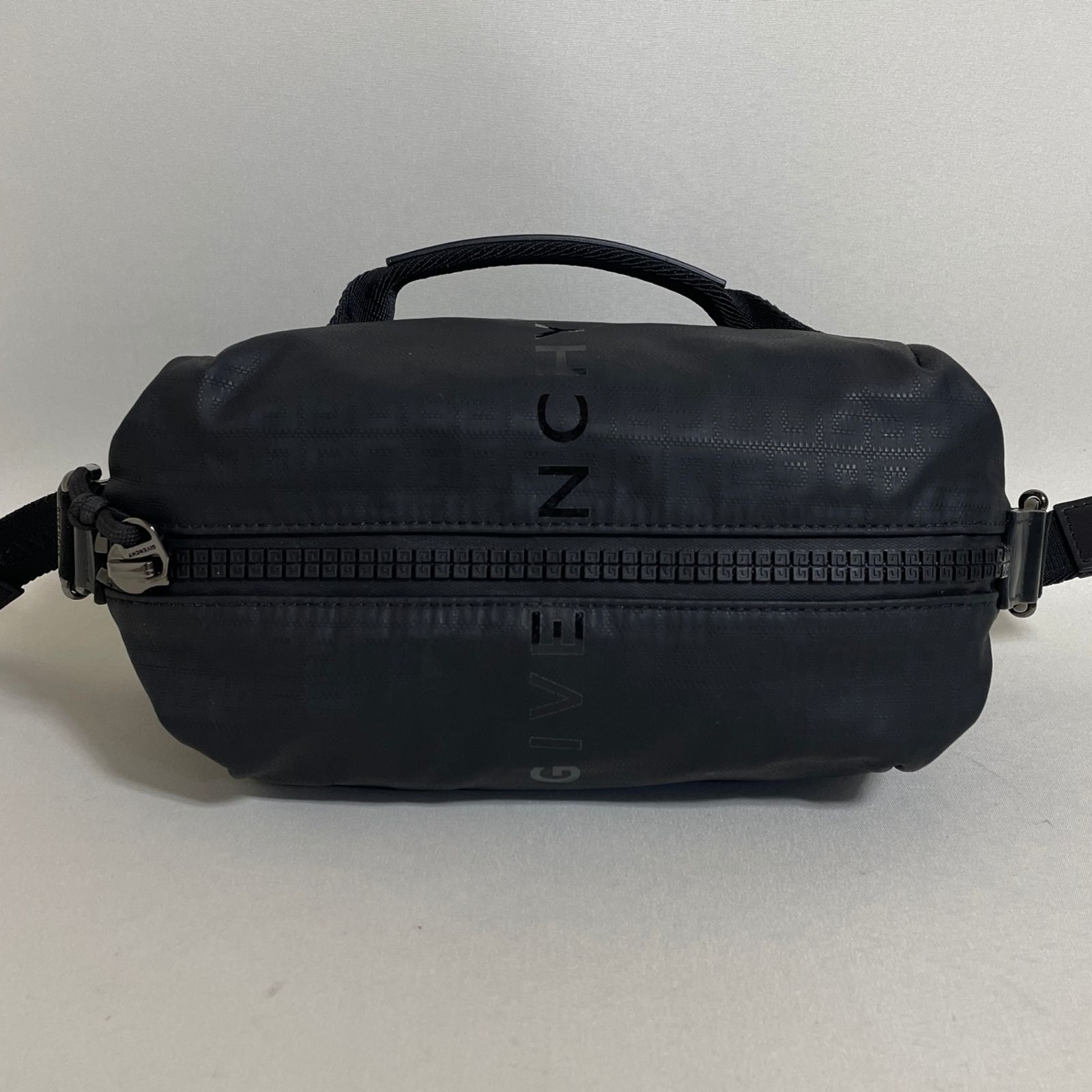 2602-280｜美品｜ジバンシィ ボディバッグ ブラック 4Gロゴ - ボディ 