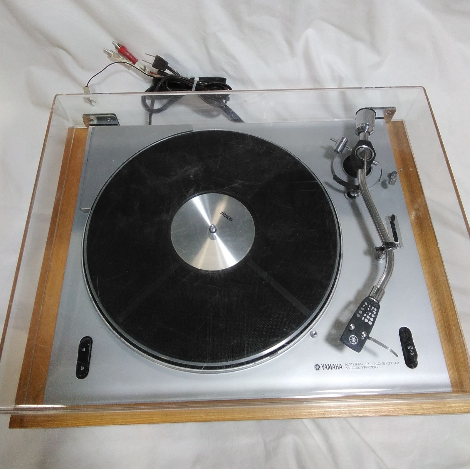 ジャンク！ 通電のみ確認 レコードターンテーブル YAMAHA YP-700C