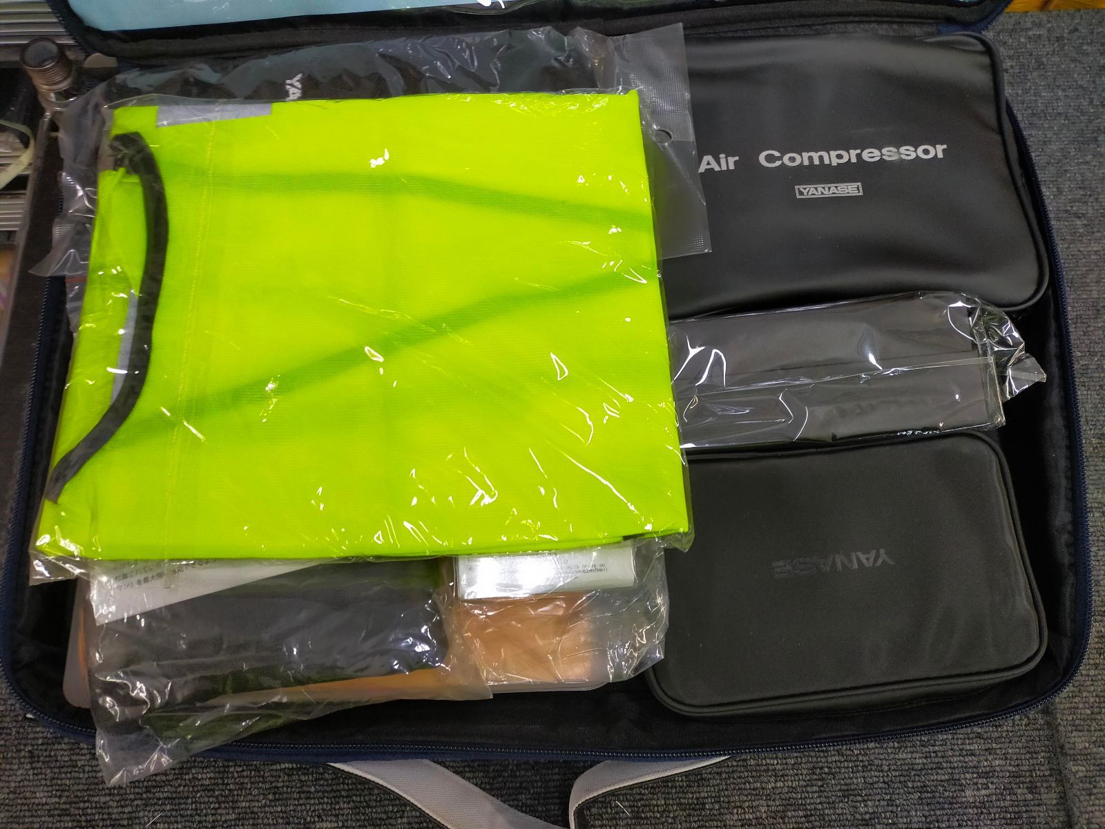 F01-20260306-11 未使用 YANASE エマージェンシーキット Bタイプ 車載