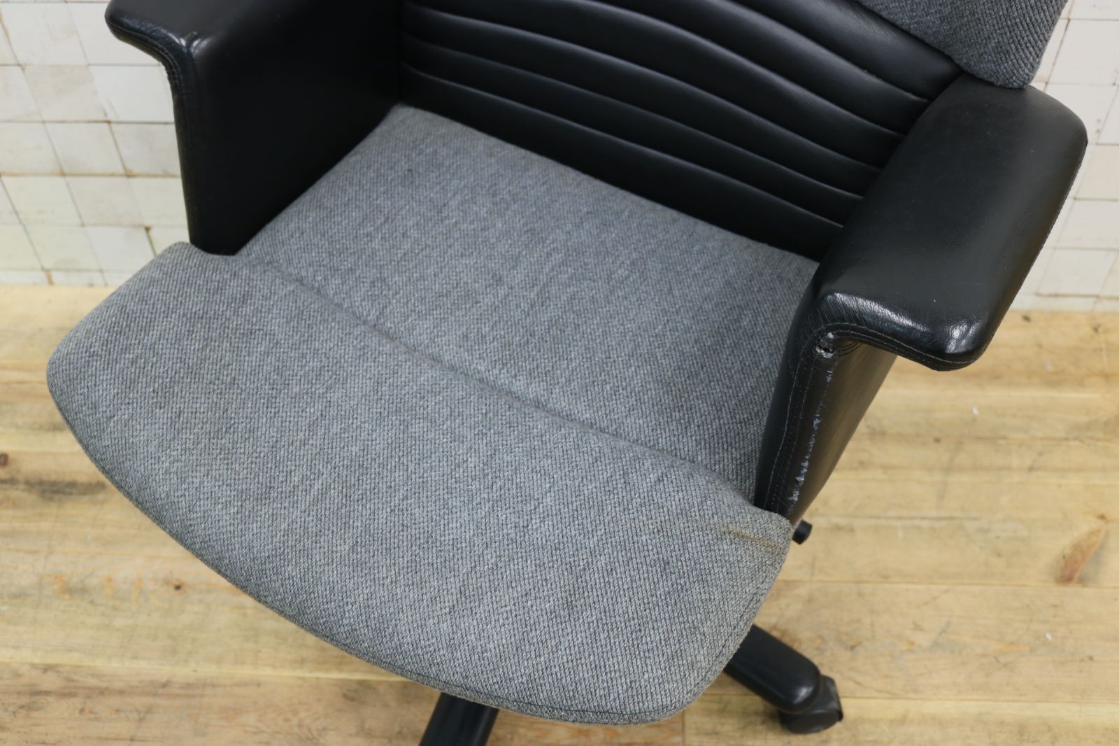  GMIH463○デスクチェア ワークチェア 作業椅子 オフィスチェア キャスターチェア ブラック グレーレザー ファブリック 事務 レトロ 折りたたみ椅子屋外 オフィスチェア ワークチェア 椅子 チェア