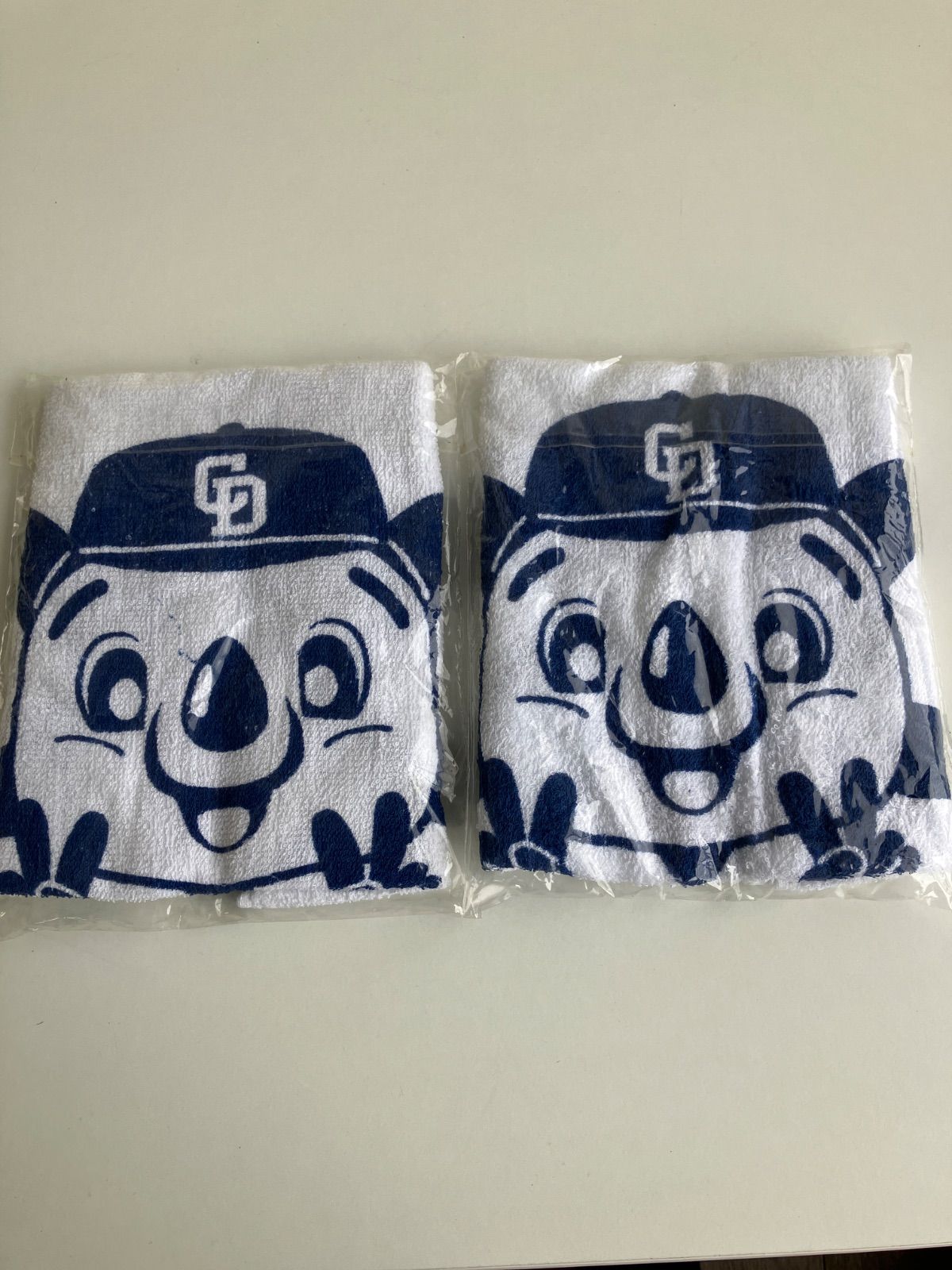 ドアラ フェイスタオル 1994年 2枚セット - メルカリ