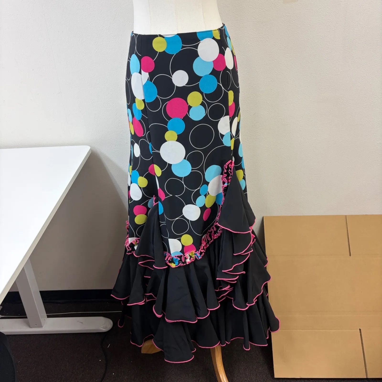 フラメンコ衣装 スカート ファルダ 黒 フリル 水玉 カラフル - メルカリ