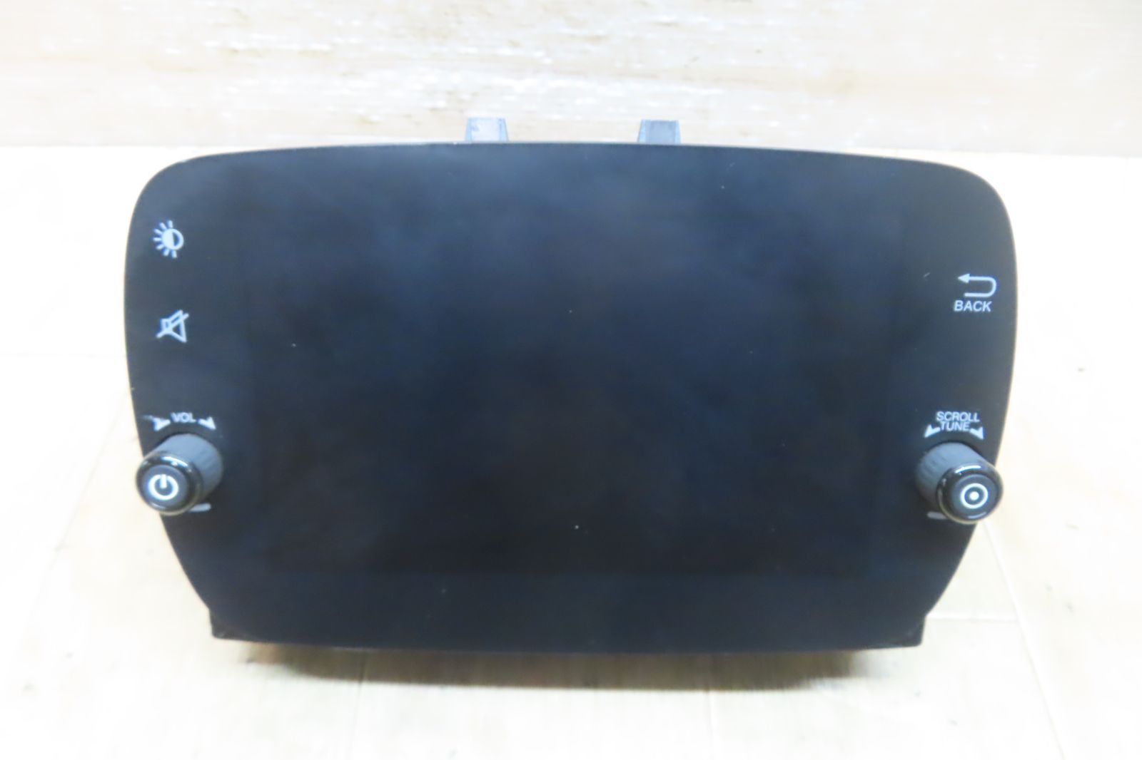 動作保証付F5661/アバルト 595 ABA-31214T VP2RFP　純正 ディスプレイ オーディオ　フィアット 500　本体のみ　取り外すまで正常稼働