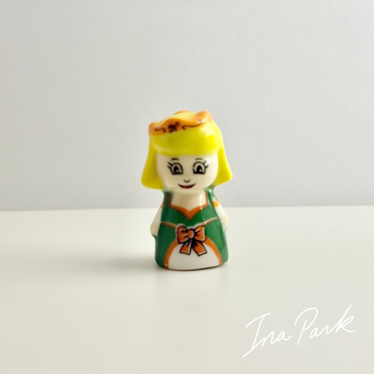 2020 Feuillette フイエット フェーヴ プリンセス 王冠の女の子