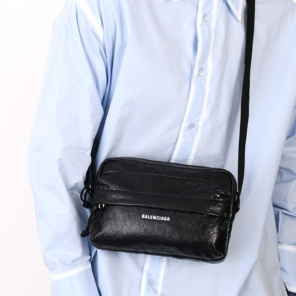 BALENCIAGA バレンシアガ EXPLORER カメラバッグ - メルカリ