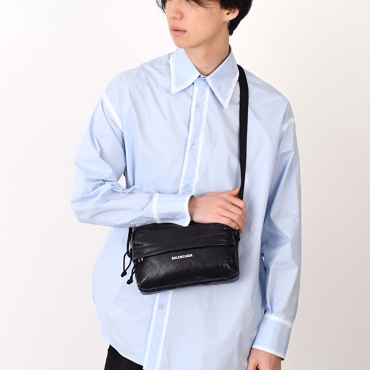 BALENCIAGA バレンシアガ EXPLORER カメラバッグ - メルカリ
